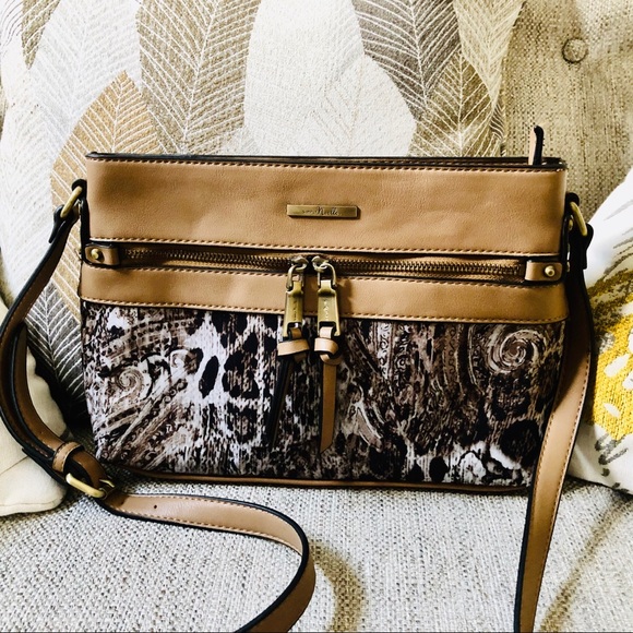 Simply Noelle Bag HOST PICK - Picture 2 of 14